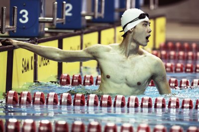 Не дыша / На одном дыхании / Задержав дыхание