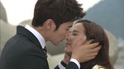 Влюбленные с пляжа / Влюблённые с Хэундэ