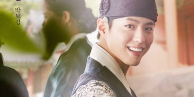 Свет луны, очерченный облаком / Лунный свет, влекомый облаками / Любовь в лунном свете