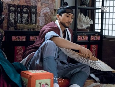 Саимдан, дневник света  Син Саимдан: ее история