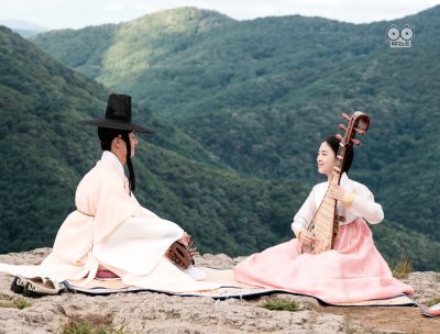 Саимдан, дневник света  Син Саимдан: ее история